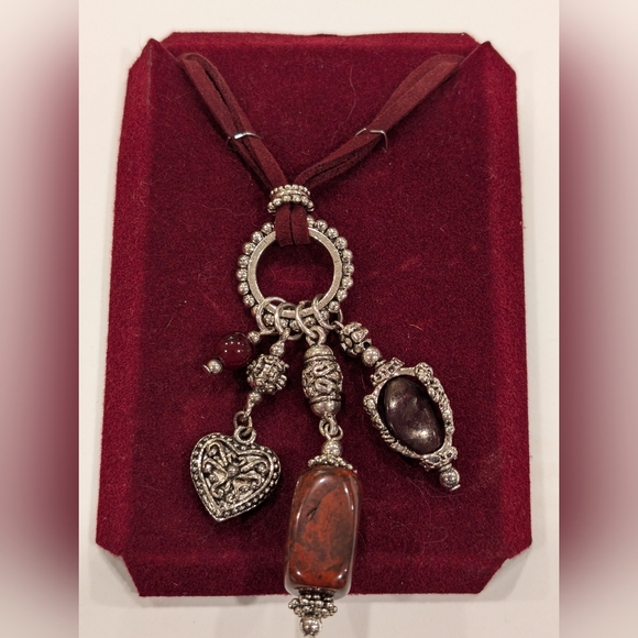 Vintage Necklace, Red Onyx Silver Plated Leather Fashion Jewelry - Picture 9 of 12